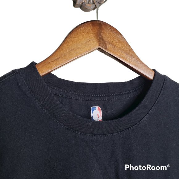 ⭐️Chicago Bulls basketball graphic print crew t-shirt black size small - Picture 2 of 8